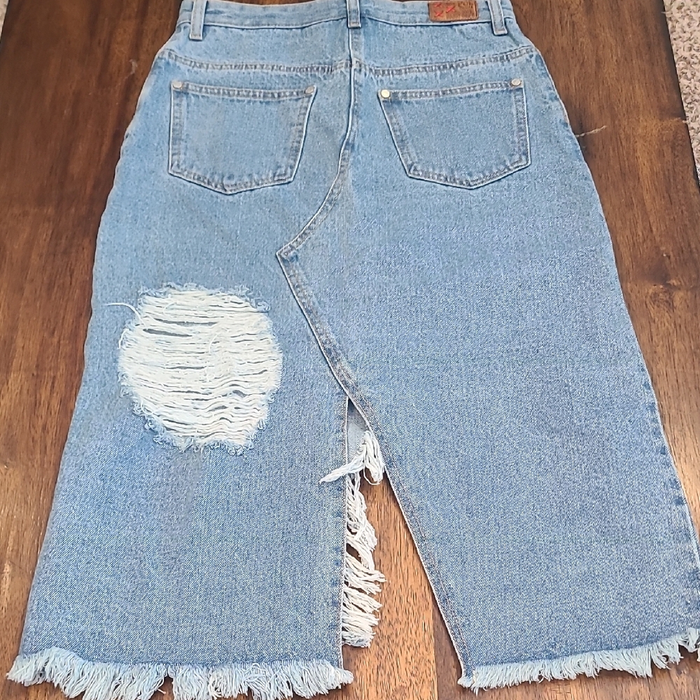 POL Asymmetrical Denim Skirt with Distressed Details - Picture 6 of 7